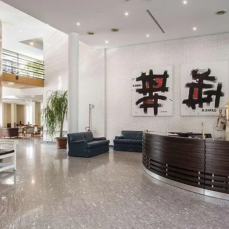 Hotel Flyon & Conference Center Bolonia