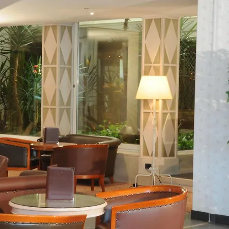 Flyon & Conference Center Hotel 4*