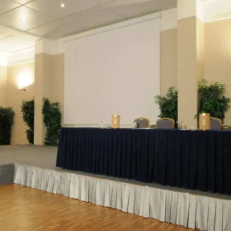 Hotel Flyon & Conference Center Bolonia